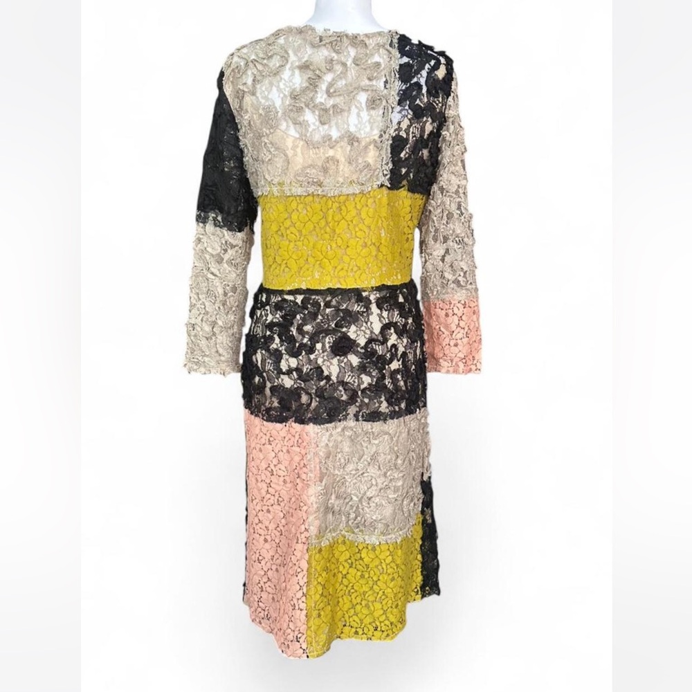 Moschino Cheap & Chic runway 2012 look lace color block dress - Picture 4 of 4